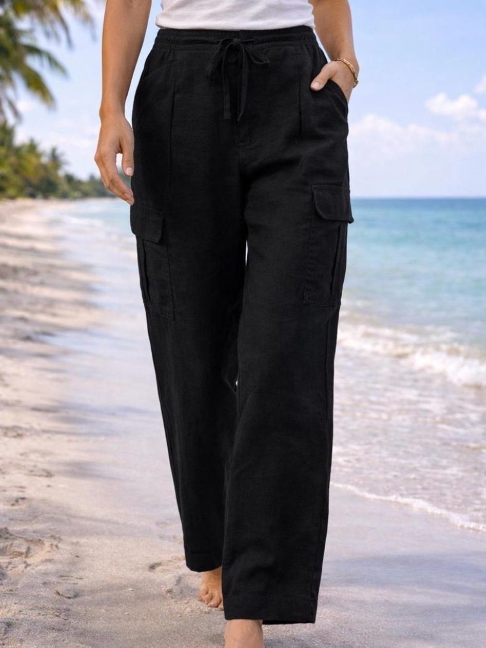 Athleta straight leg paradise cargo pants. NWT. Size small